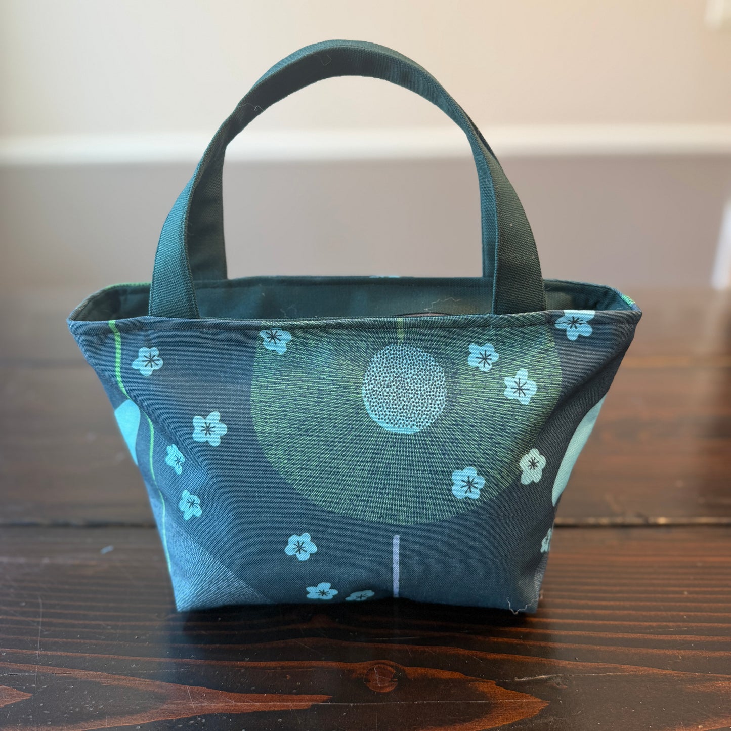 Small & Medium Tote Handbag w/Zipper PDF SEWING Pattern - DIY Traveler Tote Digital Download