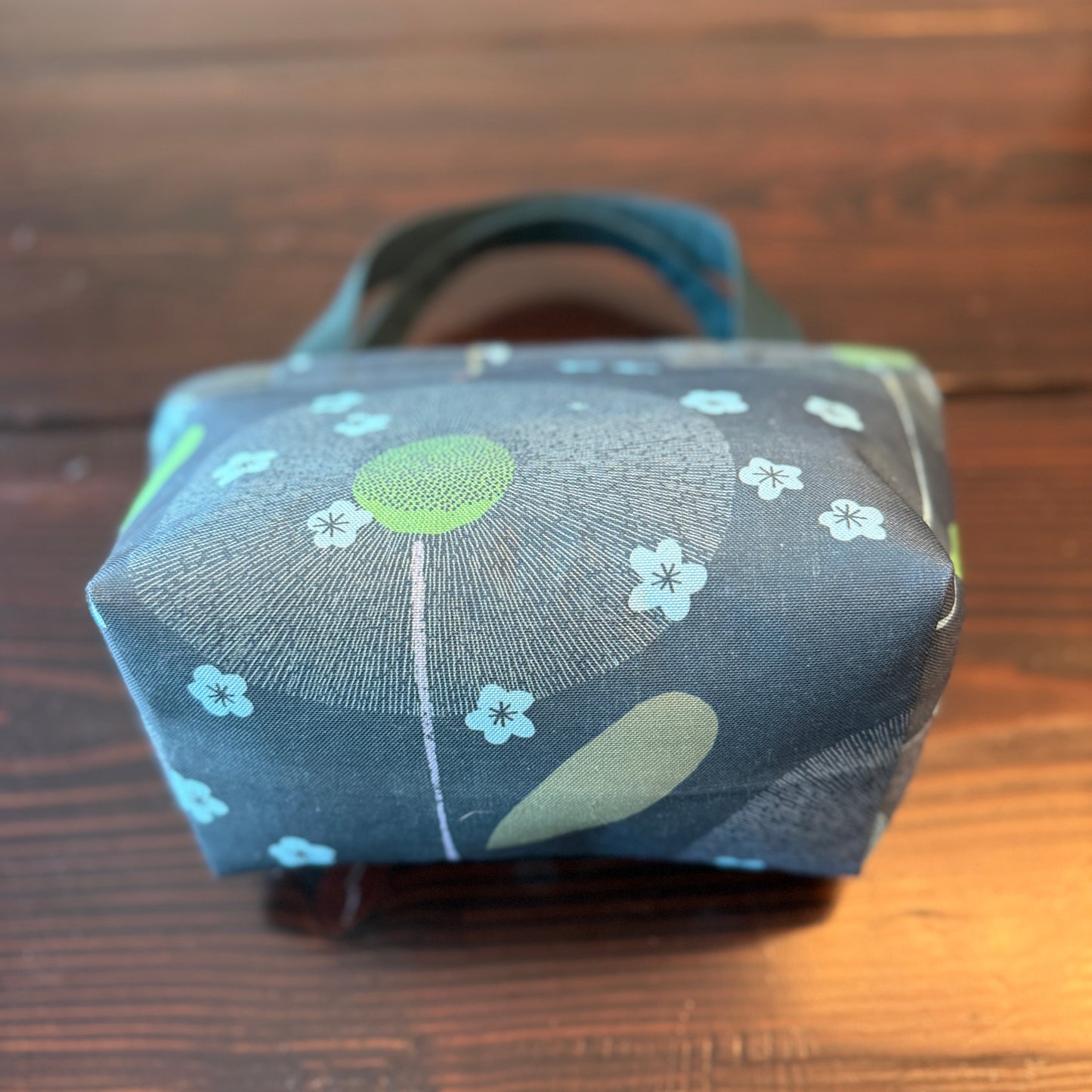 Small & Medium Tote Handbag w/Zipper PDF SEWING Pattern - DIY Traveler Tote Digital Download